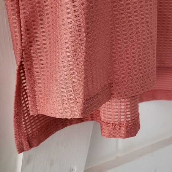 Ideology Waffle Pattern Athletic High Lo Crew Neck Top - Picture 3 of 8